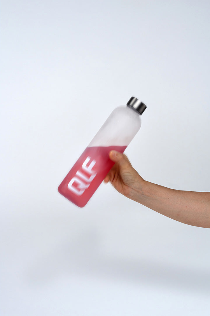QLF Flasche mit Benefit Hydration drin gut schütteln