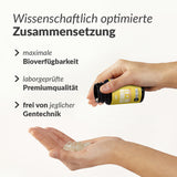 Vitamin D3+K2 von Quantum Leap Fitness zeigt Kapseln in Hand mit Fokus auf Bioverfügbarkeit und Premiumqualität Galerie 1