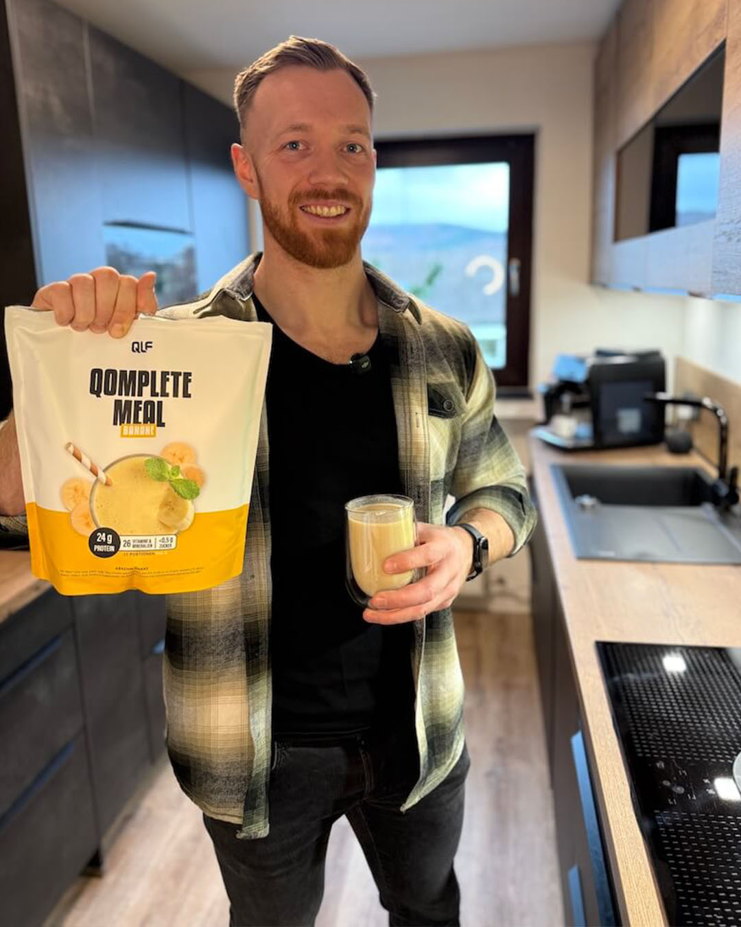 Produkttester mit Qomplete Meal Banane